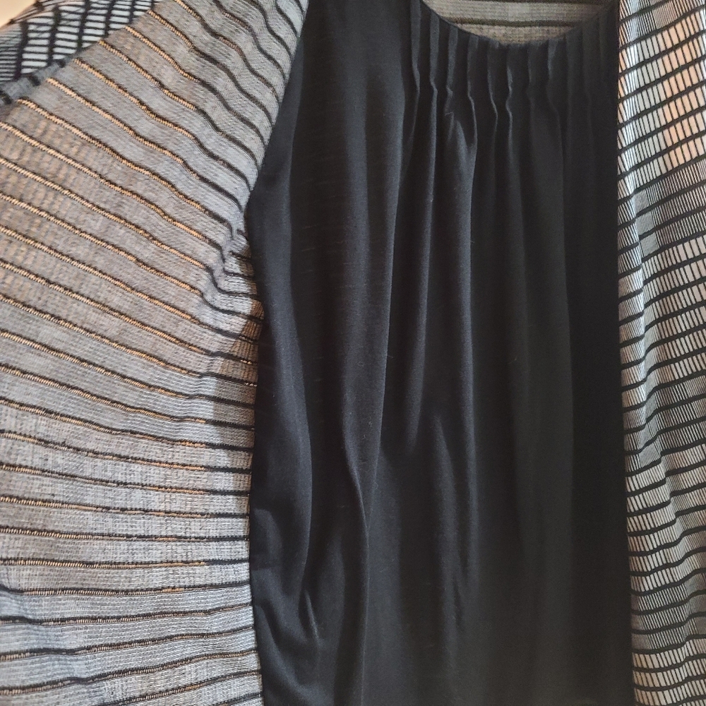 Blouse - Picture 2 of 3